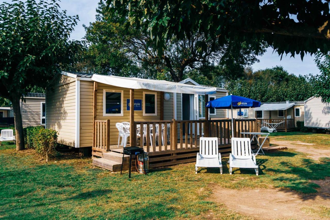 ל'אסטרטיט Castell Montgri - Mobile Homes By Lifestyle Holidays מראה חיצוני תמונה