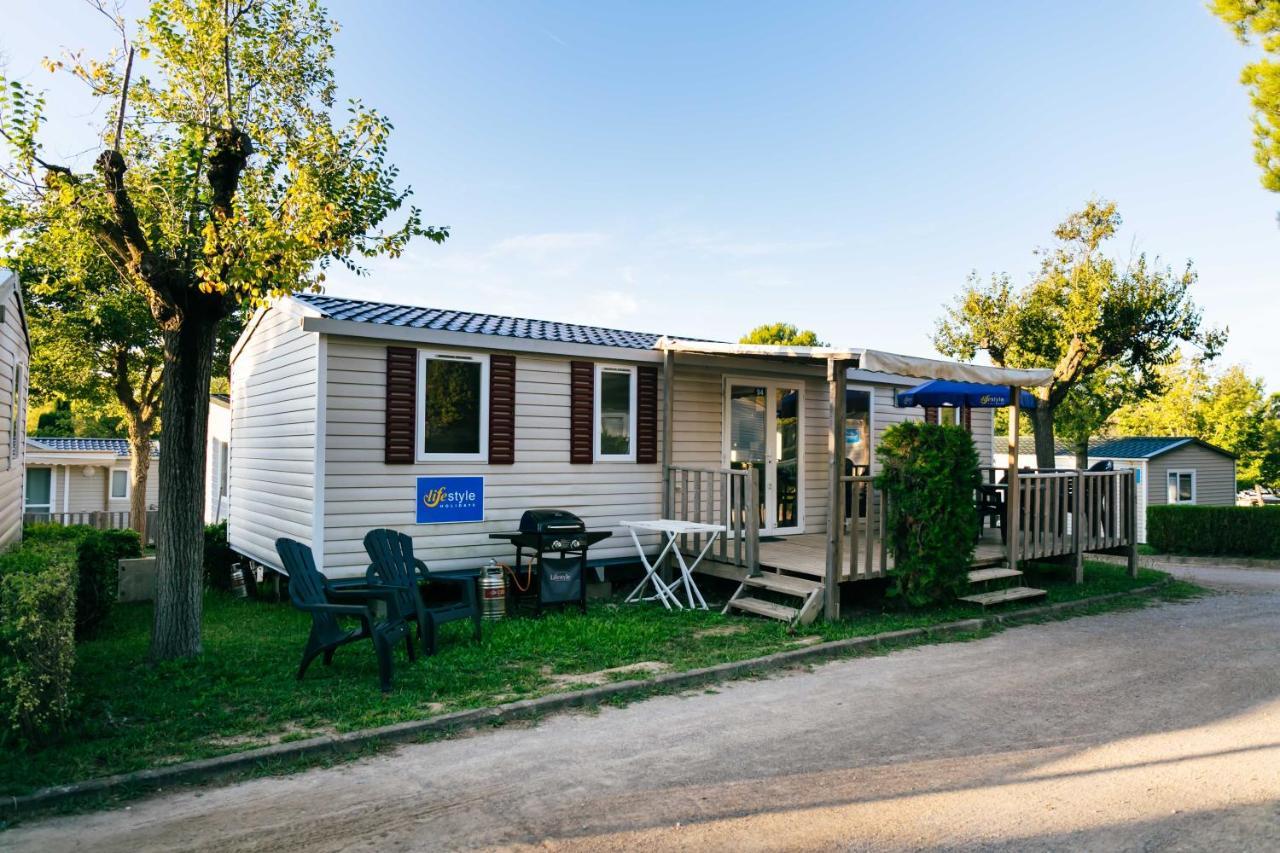 ל'אסטרטיט Castell Montgri - Mobile Homes By Lifestyle Holidays מראה חיצוני תמונה